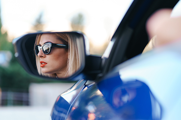 Photochromic Lenses for Driving